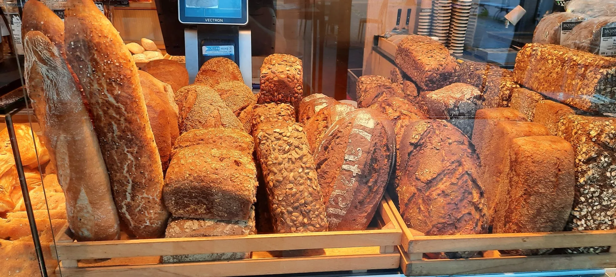 Frisch gebackenes Brot aus der Backmanufaktur Latzel